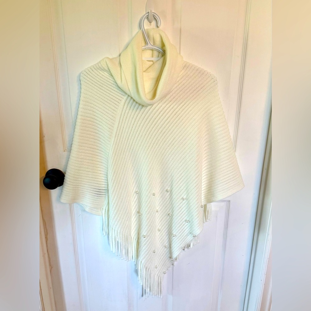 🤍NWOT LA Express Turtle Neck Poncho with Pearl Accents🤍